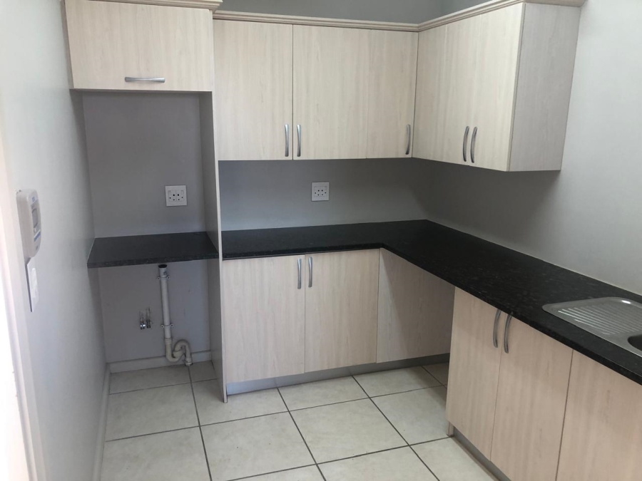 To Let 2 Bedroom Property for Rent in Monte Christo Western Cape